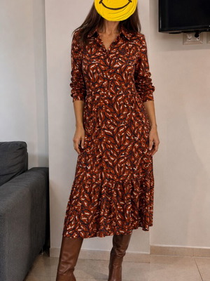 Namaste dress small, brown and red leaf pattern