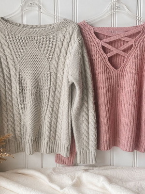 Bundle of 2 knitted women's sweaters beige/grey and dusty pink like new, size S
