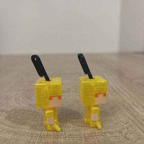 Minecraft Alex figures with golden armor like new, set of 2