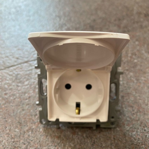 Legrand Niloe series safety socket with cover new