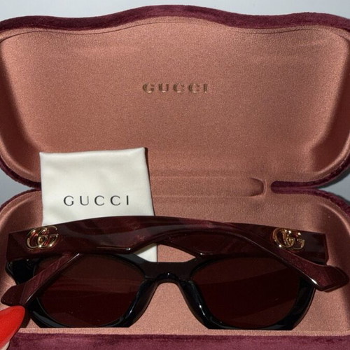 Gucci women's sunglasses new with full packaging