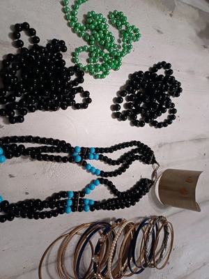 Jewelry used with case and accessories