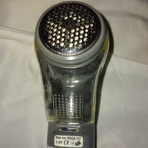 Lint remover with battery used