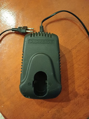 Φορτιστής μπαταρίας Parkside 18V