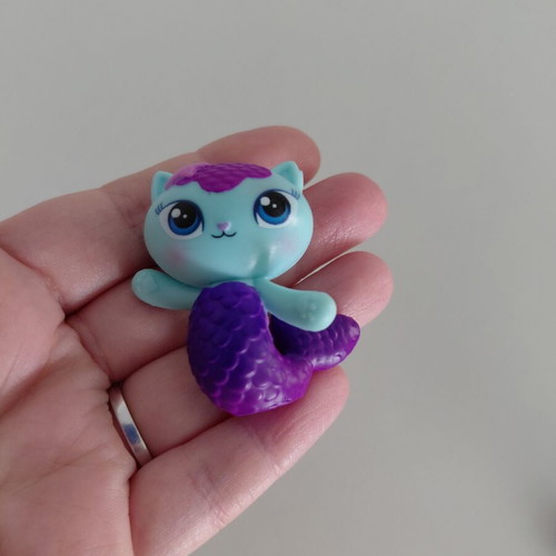 Gabby figures with four cats like new