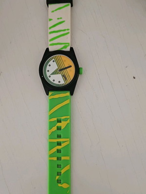 Neff watch like new, green
