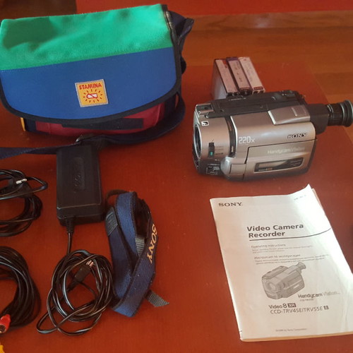 Sony Handyman CCD-TRV45E Video 8R used with case and cables