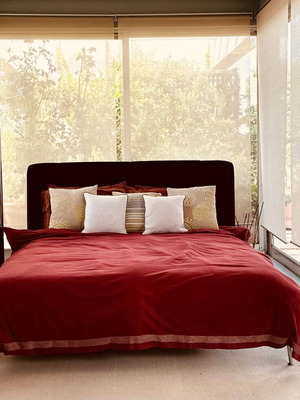 Κρεβάτι IKEA TUFJORD 160×200 με στρώμα και τάβλες βελούδινη επένδυση σαν καινούργιο