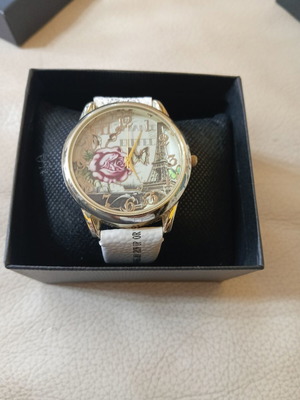 Women's Quartz wristwatch with vintage Paris dial, like new