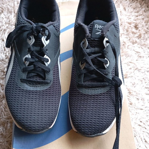 Reebok athletic shoes used, size 39, black with defect