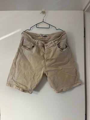 Zara βερμούδα σαν καινούργιο, μέγεθος XXL, μπεζ