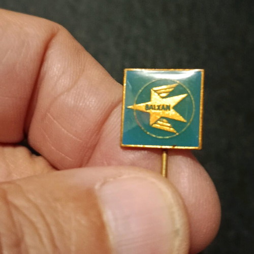 BALKAN AIRLINES pin like new