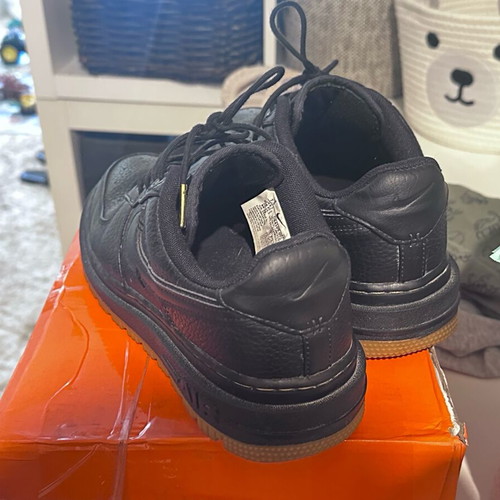 Nike Air Force luxe athletic shoes like new, size 40.5, black