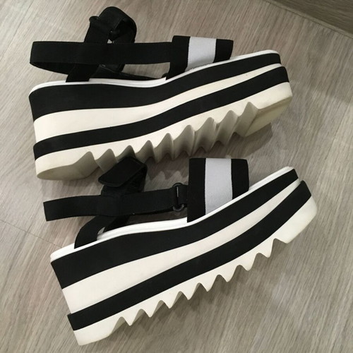 Stella McCartney Elyse Sandals like new, size 39.5, black and white platform