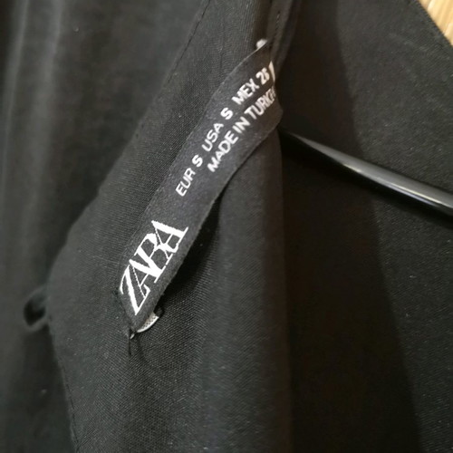 ZARA black dress Small new, balloon sleeves