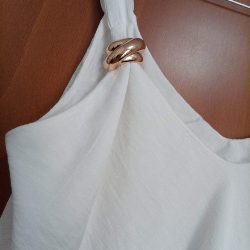 Set of 4 white summer tops like new, sizes M-L