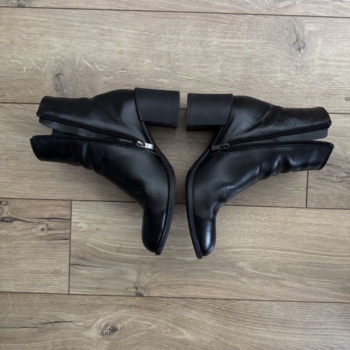 Women’s boots used, size 39, black