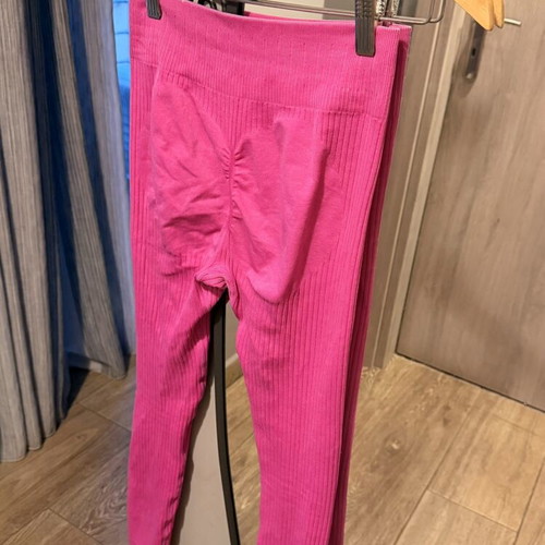 Decoro fuchsia leggings used, sizes S/M