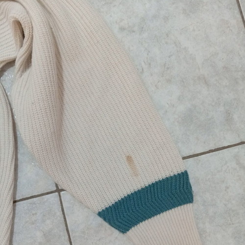 Pullover XL used with 2 stains