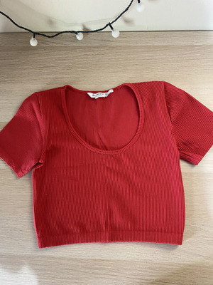 Stradivarius red short-sleeve top used, size M