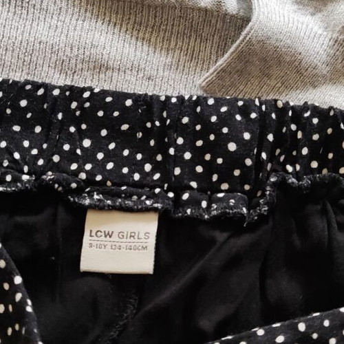 Girls' clothes used, set No 10 with shorts, dress, skirt, blouse