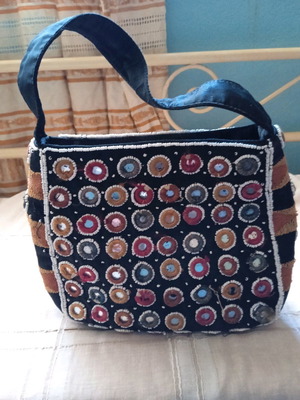 Τσαντάκι χειρός Boho ethnik μεταχειρισμένο με καθρεπτάκια και κέντημα