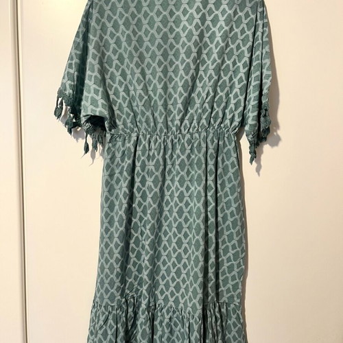 Dress like new, green, size M/38/10, versatile for beach and day wear