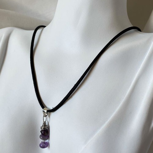 Handmade necklace with glass chips wrapped in stainless steel wire