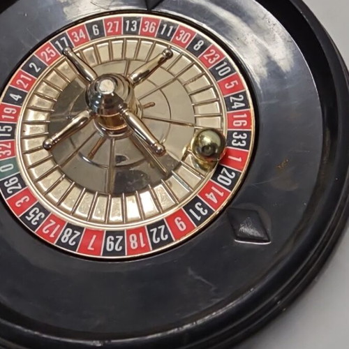 Small roulette with metal ball like new