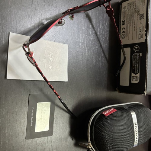 Barcur women's sunglasses like new with case and polarized test