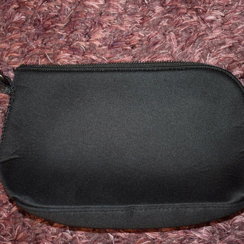 Lululemon bag wallet black used neoprene with zipper and carabiner