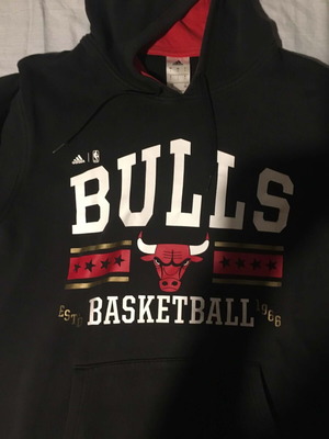 Adidas Bulls Hoodie size L black like new