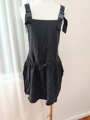 DKNY Overall Skirt Medium like new, black