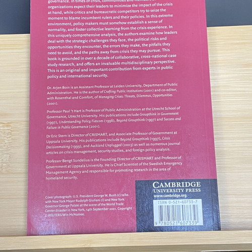 The Politics of Crisis Management book like new, English