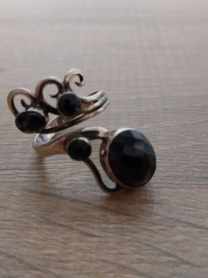 Handmade silver ring with black onyx stones, new