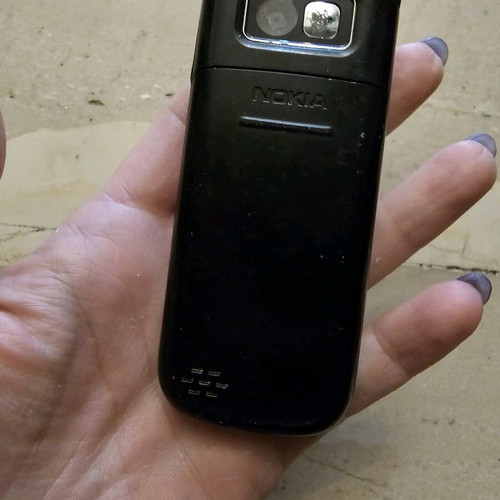 Nokia 1680c-2 used, powers on
