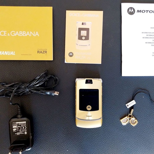 Motorola Motorazr V3i Dolce & Gabbana used, gold