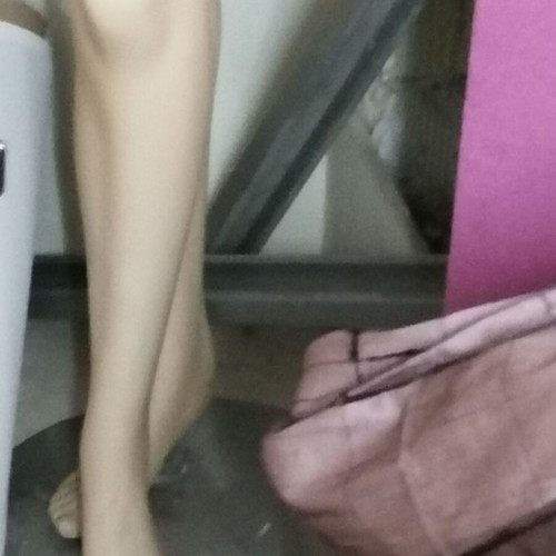 DECORATIVE WOMAN DISPLAY..NO GOOD DEFECTS..DUE TO SPACE..I WILL TAKE EXTRA PHOTOS AND DIMENSIONS