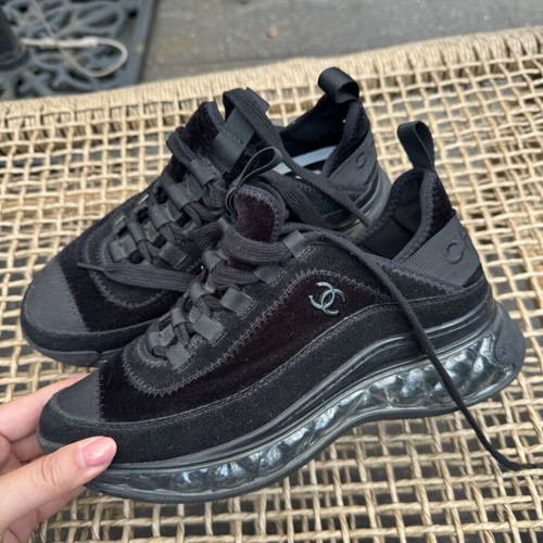 Women’s sneakers size 38, very good condition, black