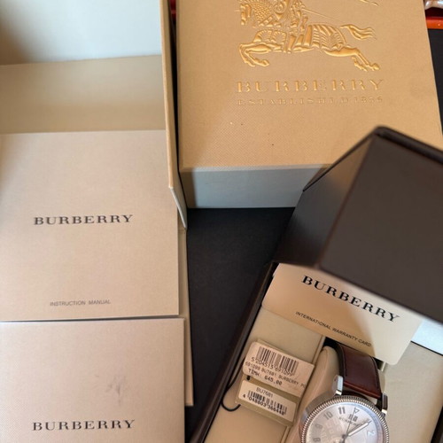 Burberry men's watch 42 mm like new