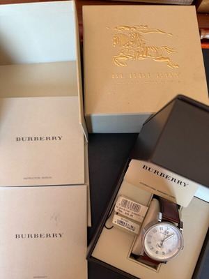 Burberry men's watch 42 mm like new