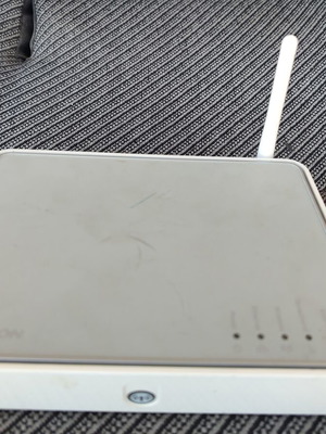 Thomson ADSL2+ Modem Router used with external Wi-Fi antenna and 4 LAN ports