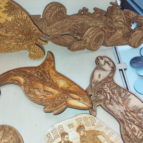 Wooden decorative figures, pack of 3, 10cm, custom orders