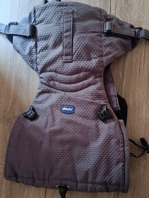 Chicco Easyfit ергономична бебешка раница като нова, до 9 кг