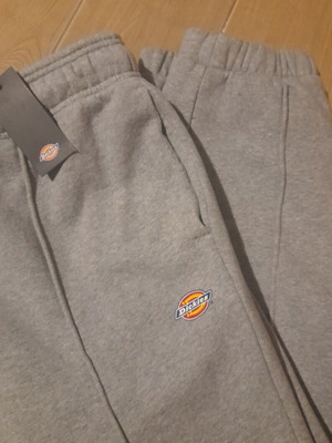 Dickies tracksuit size M like new, grey