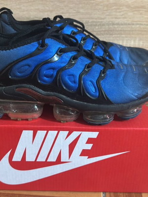 Nike Vapor Max Plus sneakers size 41 like new black and blue