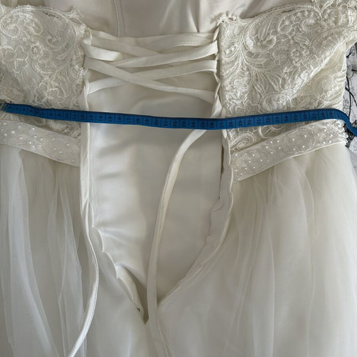 Wedding dress new ivory color, fits small to large sizes