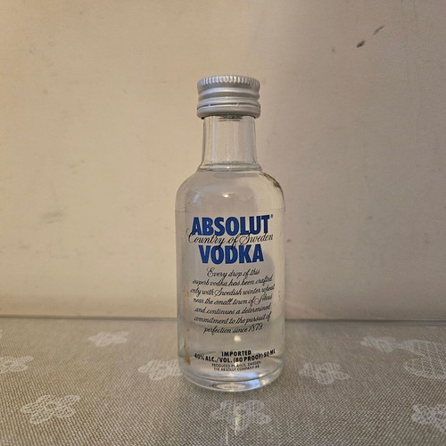 Absolut vodka miniatures new, 4 different, 4 x 50ml