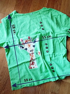Women's green blouse XL with short sleeves and giraffe print like new