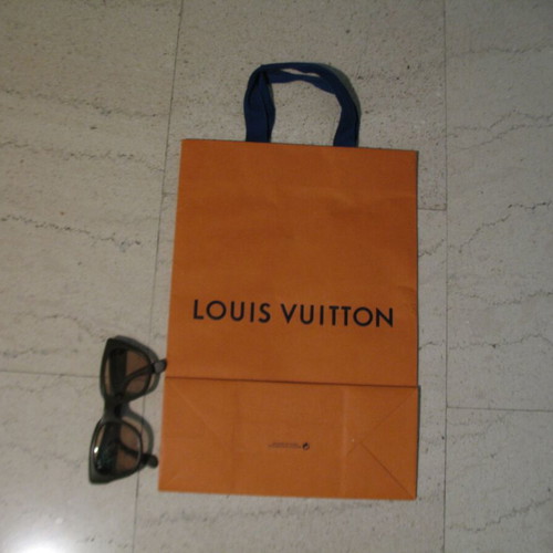 Louis Vuitton medium size bag unused 36x25x11